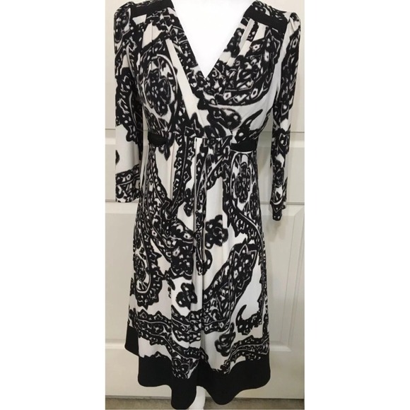 Sangria Paisley Print Dress V-Neck‎ 3/4 Sleeve Black White Elegant Comfy Size 8 - Picture 1 of 9